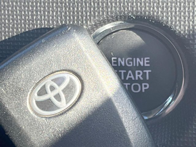 �y�X�}�[�g�L�[�z�J�o����|�P�b�g�ɓ��ꂽ�܂܂ł��h�A�̎{���E�������\�ȃX�}�[�g�L�[�𑕔��B�G���W���̃I���E�I�t�����J�M�����o���K�v����������Ƃ��Ă��֗��ł���