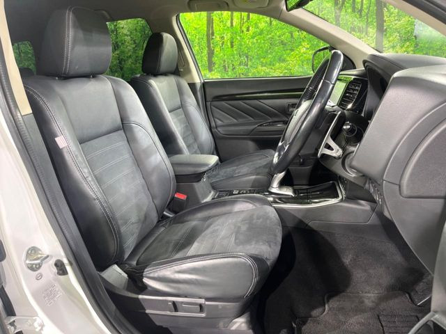 �y�n�[�t���U�[�V�[�g�z�������ƍ���S�n�𗼗������l�C�̃V�[�g���w�ʁE���ʂ̃t�@�u���b�N�f�ނ́A�ʋC���̗ǂ��⊊��ɂ����ɗD��Ă��܂��B�C���╞���ɍ��E���ꂸ���K�ɂ���肢�������܂��B