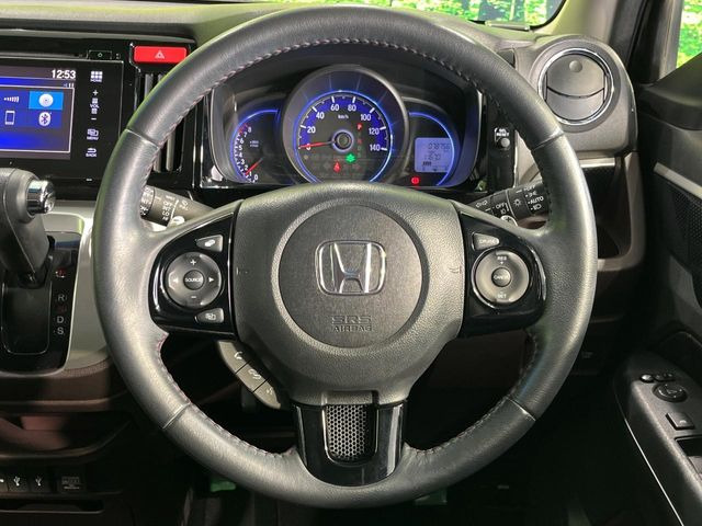 �y�����v�����X�e�A�����O�z�㎿�Ȋv���g�p���邱�ƂŁA��ɂ����������݂ƂĂ��^�]���₷���n���h���ł���