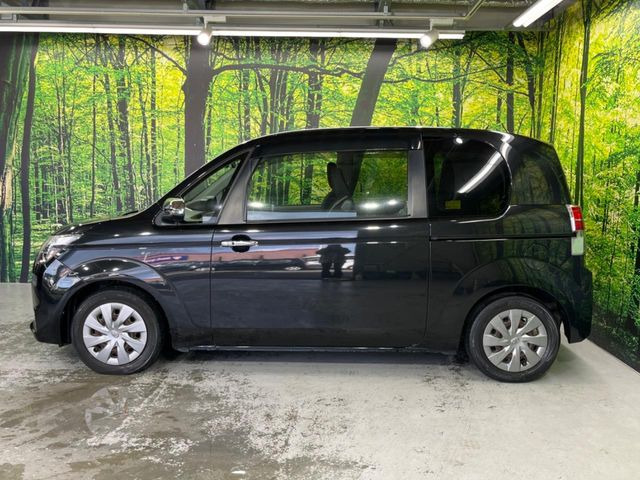 高透明度のガラス皮膜で撥水はもちろん、上質なツヤ・光沢を実現。紫外線や酸性雨から大切な愛車を保護し、色あせ・劣化を防止。「弾スプラッシュコート」、「弾プリミッサコート」からお選びいただけます。