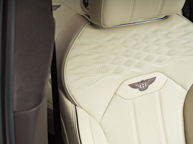 【 アペルタ認定中古車 】自社での車両確認に加え、第三者機関2社へ鑑定を依頼し、車両状態をチェック。商品化の時点で万が一不備があれば対応、安心してお届け出来るお車の状態に仕上げます。