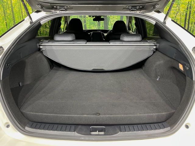 ラゲッジルームは、大容量のスペースを確保。普段のお買い物からレジャーまで、幅広く活躍してくれます!また、リアシートを倒すことでバリエーション豊かにお使いいただけます。