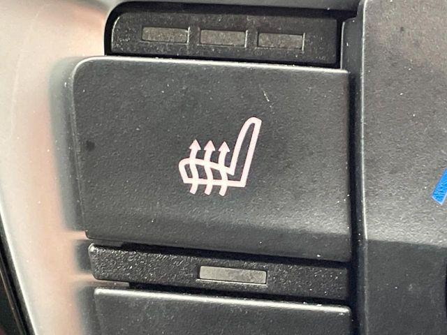 ���t�����g�V�[�g�q�[�e�B���O:�^�]�ȁE����ȋ��ɎO�i�K�Œ��߂��\�ȃV�[�g�q�[�^�[�𑕔����Ă���܂��B�G�߂��킸���K�ɂ��g�p���������܂��B