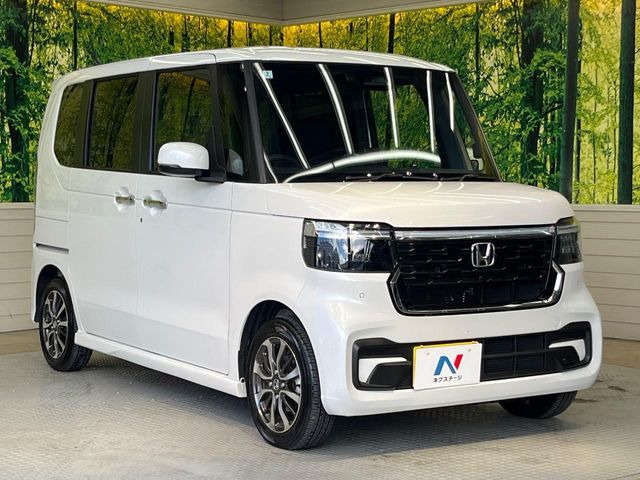 高透明度のガラス皮膜で撥水はもちろん、上質なツヤ・光沢を実現。紫外線や酸性雨から大切な愛車を保護し、色あせ・劣化を防止。「弾スプラッシュコート」、「弾プリミッサコート」からお選びいただけます。