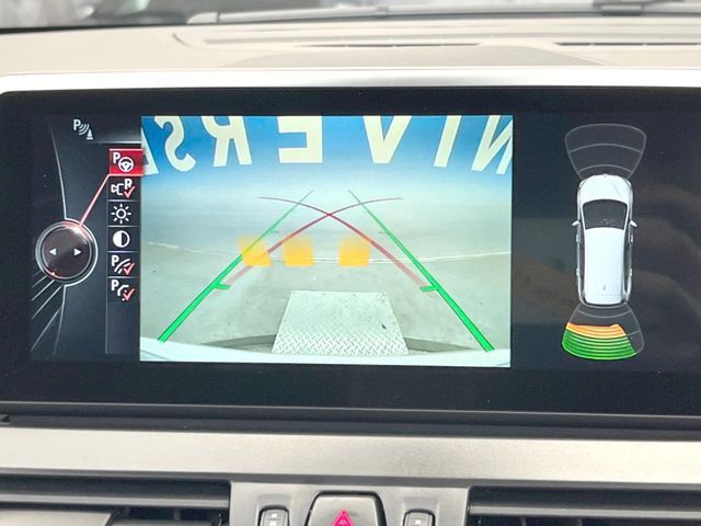 ●ガイドライン付きバックカメラ:不安な駐車もこれで安心!ガイドライン付きなので狭い箇所での駐車もラクラクです!