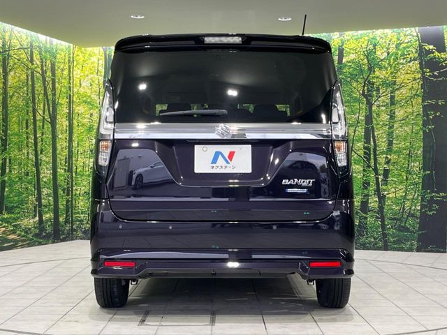 安心の最長10年・走行無制限保証(有償)をご用意。保証内容も充実はもちろん、無料点検&オイル交換や、年中無休の全国・24時間ロードサービスも付帯されておりますのでご安心下さい。