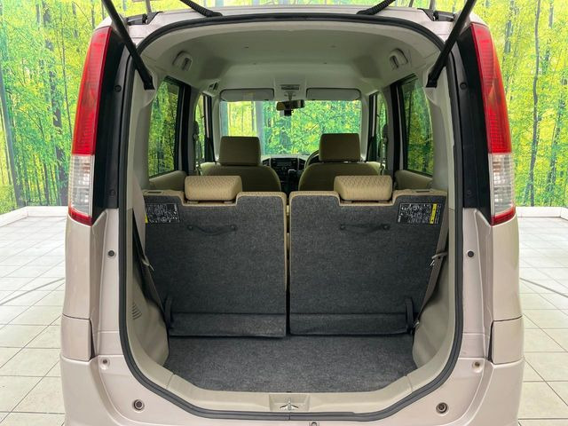 ���i�̂���������ʋ΁A���}���ɏ\���ȉ׎��X�y�[�X���m�ۂ��Ă���܂��B�Z�J���h�V�[�g��|���ƁA�傫�ȉו��̐ύڂ��\�ł���