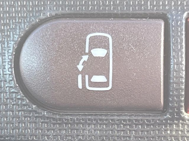 �y�p���[�X���C�h�h�A�z�X�}�[�g�L�[��^�]�Ȃ̃X�C�b�`�ŃX���C�h�h�A�̊J���\���d��������͂����ăh�A���J����K�v�������A���������q�l�ł��A�d���ו��������Ă��鎞�����N�ɊJ���߂ł��܂���