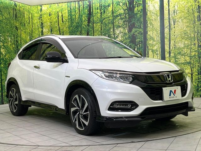 高透明度のガラス皮膜で撥水はもちろん、上質なツヤ・光沢を実現。紫外線や酸性雨から大切な愛車を保護し、色あせ・劣化を防止。「弾スプラッシュコート」、「弾プリミッサコート」からお選びいただけます。