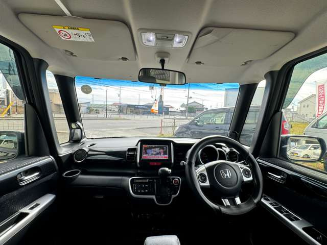 初心者の方でも安心して運転していただける視野の広さとなっております。