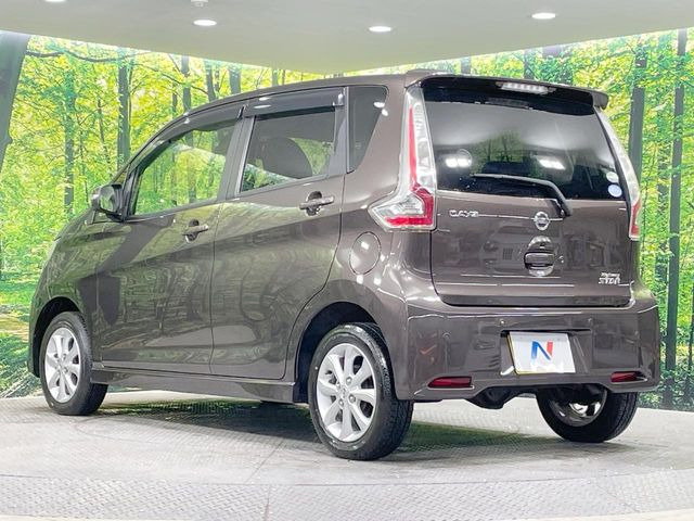 ☆全国のネクステージからお取り寄せが可能※!遠方の店舗に展示してあるクルマが気になる場合も、最寄りの店舗でご覧いただくことが可能です!是非私たちに要望をお聞かせください!※別途費用