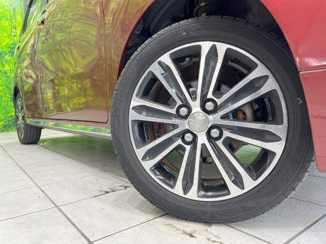 �y����15�C���`�A���~�z�C�[���z�O�ςɃ}�b�`���������A���~�z�C�[���𑕒����Ă���܂��B�e��ЊO�A���~�z�C�[����A�X�^�b�h���X�^�C�����戵�����Ă���܂��B���񂲑��k����������