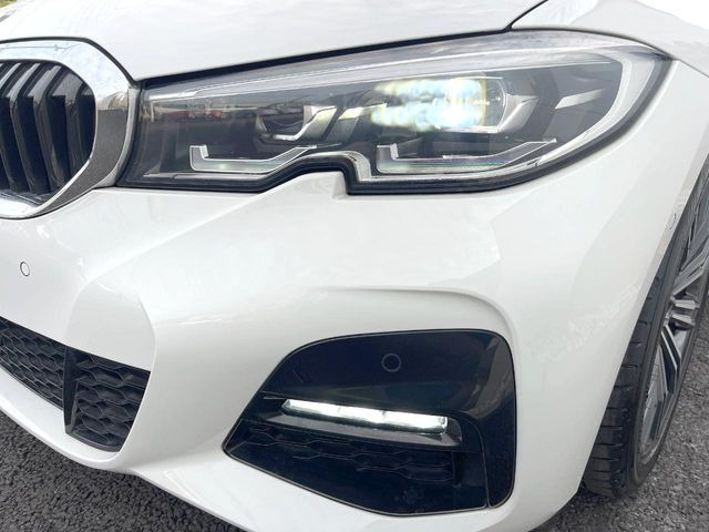 ●LEDヘッドライト:夜間走行時も良好な視界を確保し安心して運転できる高輝度LEDヘッドライトを装備!点灯速度が早く、消費電力も抑えられています。