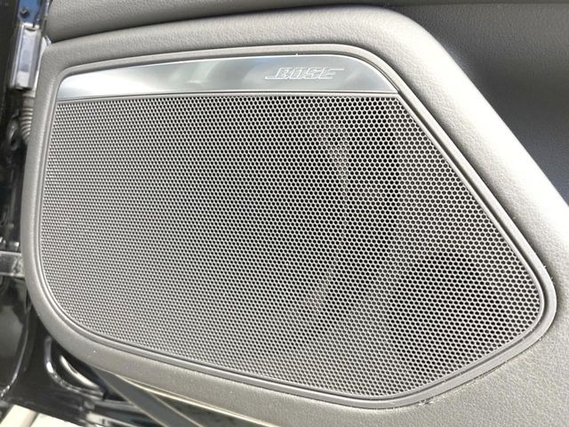 ��BOSE�T���E���h�V�X�e��:���f�����ɍœK�Ȓ������{���ꂽ�A�l�C�̃T�E���h�V�X�e���ł��B�ʏ�̃X�s�[�J�[�Ɣ�r���Ă����̍L���肪�������܂��B���񂲗��X�̏ゲ�̊����������B