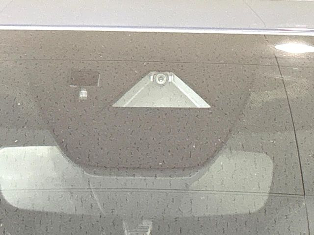 �yi-ACTIVESENSE�z���s���ɑO���̎ԗ�����F�����A�Փ˂������Ȏ��͌x��ƃu���[�L�ŏՓˉ���Ɣ�Q�y�����A�V�X�g�B�����S�Ƀh���C�u�����y���݂��������܂��B