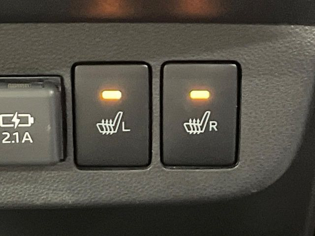 【シートヒーター】寒い日に重宝するシートヒーター!エアコンより早く温まってくれるので寒がりの人も安心ですね♪エアコンの温風は乾燥するから苦手、という方にもをおすすめです。