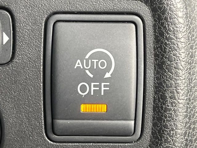 �y�A�C�h�����O�X�g�b�v�z�ԐM����a�؂Œ�Ԃ����ۂɃG���W�����~���A���ʂȔR���̏����}���܂��B�R��������ی�ɂȂ���@�\��G���W���̓u���[�L�𗣂��΍Ďn�����܂��B