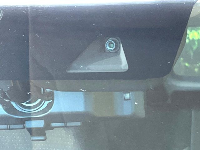 �y�C���e���W�F���g�G�}�[�W�F���V�[�u���[�L�z�t�����g�J�����őO���̎ԗ�����s�҂����m�B�Փ˂������Ȏ��͏Փ˔�Q�y���u���[�L���쓮�A�Փˉ�����T�|�[�g�B�����S�Ƀh���C�u�����y���݂��������܂��B