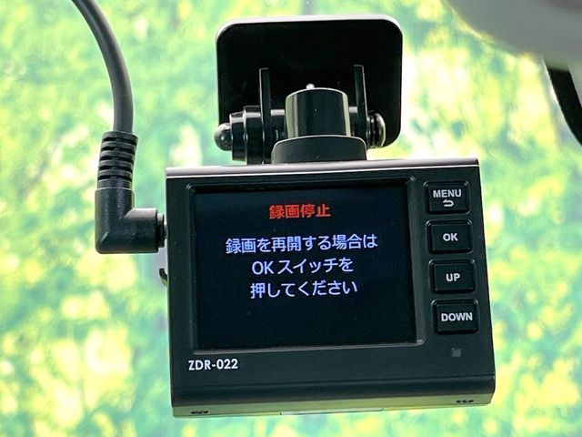 【ドライブレコーダー】安心・安全なカーライフに必須のドライブレコーダーを装備!走行中はもちろん、あおり運転や事故に遭遇した際の状況も映像で記録し、万一のリスクに備えます。