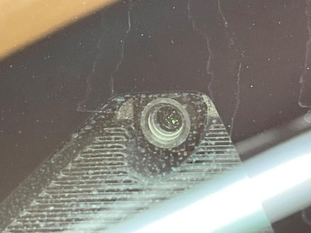 �y�X�}�[�g�u���[�L�T�|�[�g�z���s���ɑO���̎ԗ�����F�����A�Փ˂������Ȏ��͌x��ƃu���[�L�ŏՓˉ���Ɣ�Q�y�����A�V�X�g�B�����S�Ƀh���C�u�����y���݂��������܂��B