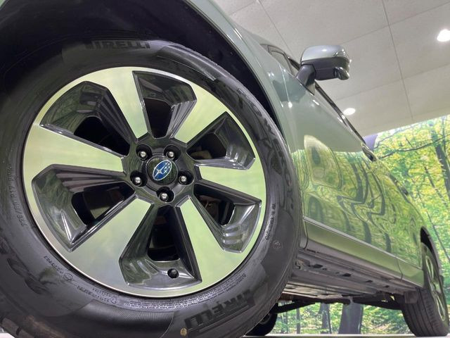 �y����17�C���`�A���~�z�C�[���z�O�ςɃ}�b�`���������A���~�z�C�[���𑕒����Ă���܂��B�e��ЊO�A���~�z�C�[����A�X�^�b�h���X�^�C�����戵�����Ă���܂��B���񂲑��k������