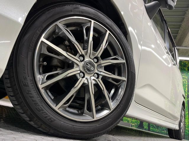 【16インチアルミホイール】外観にマッチしたアルミホイールを装着しております。各種アルミホイールや、スタッドレスタイヤも取扱いしております。是非ご相談ください♪