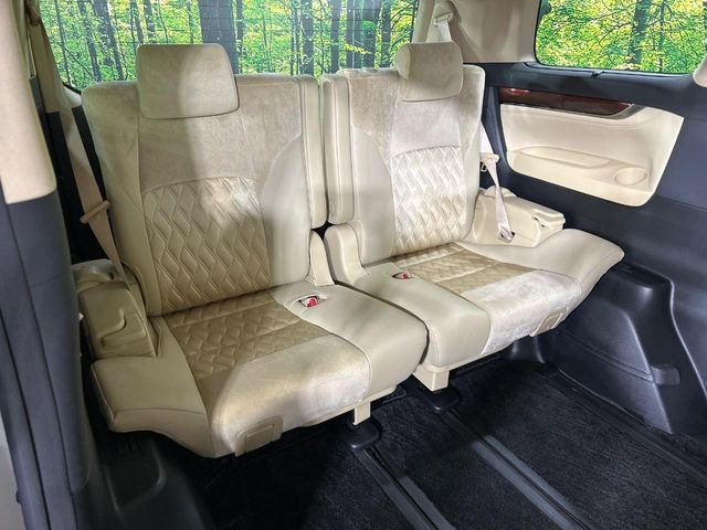 3列目シートはもちろん状態良好☆大人でもゆったりと座って頂けますので、大人数でのお出かけもラクラクです♪ご家族で、気の知れた仲間で、ドライブに行くのが楽しみですね♪