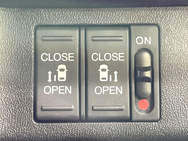 �y�����p���[�X���C�h�h�A�z�X�}�[�g�L�[��^�]�Ȃ̃X�C�b�`�Ō�ȗ����X���C�h�h�A�̊J���\���d��������͂����ăh�A���J����K�v�������A�����Ȃ��q�l�ł��ȒP�ɊJ���߂ł����K�ł���