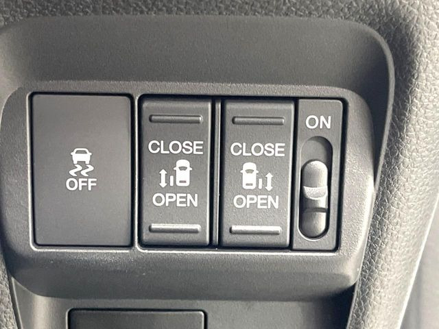 �y�����p���[�X���C�h�h�A�z�X�}�[�g�L�[��^�]�Ȃ̃X�C�b�`�Ō�ȗ����X���C�h�h�A�̊J���\���d��������͂����ăh�A���J����K�v�������A�����Ȃ��q�l�ł��ȒP�ɊJ���߂ł����K�ł���