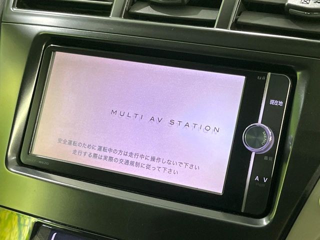 【純正ナビ】人気の純正ナビを装備しております。ナビの使いやすさはもちろん、オーディオ機能も充実!キャンプや旅行はもちろん、通勤や買い物など普段のドライブも楽しくなるはず♪