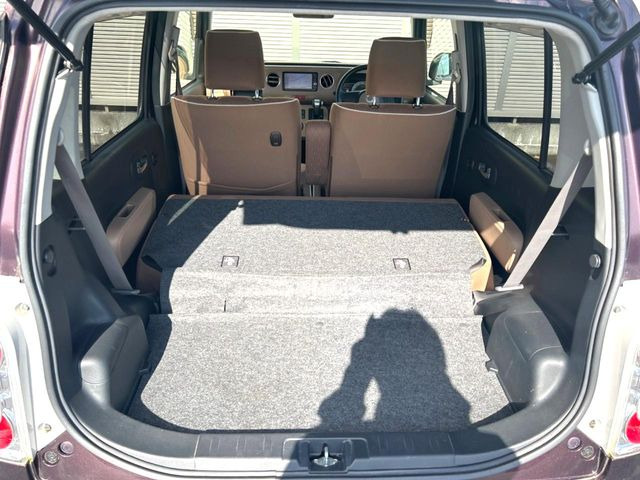 ���i�̂���������ʋ΁A���}���ɏ\���ȉ׎��X�y�[�X���m�ۂ��Ă���܂��B�Z�J���h�V�[�g��|���ƁA�傫�ȉו��̐ύڂ��\�ł���