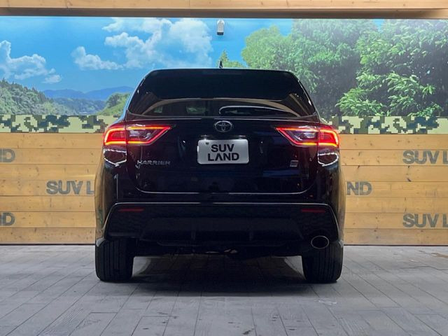 安心の最長10年・走行無制限保証(有償)をご用意。保証内容も充実はもちろん、無料点検&オイル交換や、年中無休の全国・24時間ロードサービスも付帯されておりますのでご安心下さい。