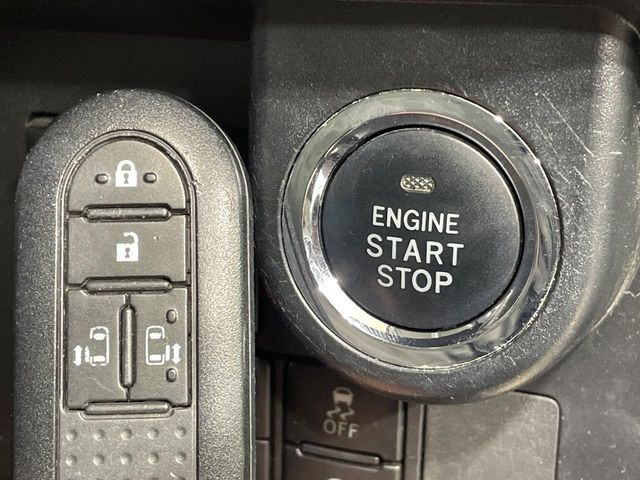 �y�X�}�[�g�L�[�z�J�o����|�P�b�g�ɓ��ꂽ�܂܂ł��h�A�̎{���E�������\�ȃX�}�[�g�L�[�𑕔��B�G���W���̃I���E�I�t�����J�M�����o���K�v����������Ƃ��Ă��֗��ł���