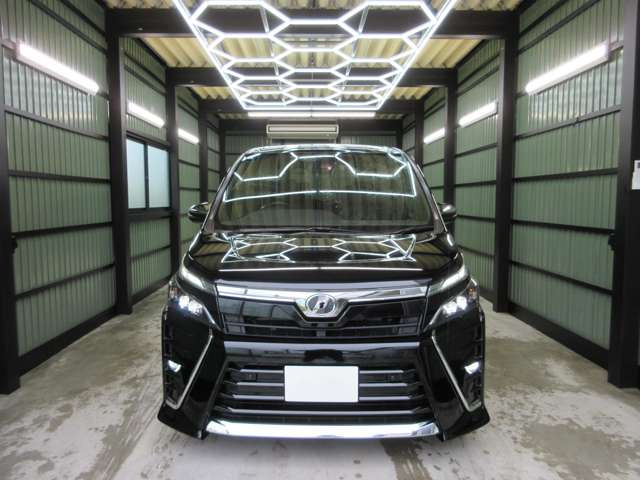 ヴォクシー2.0 ZS 煌II 4WD