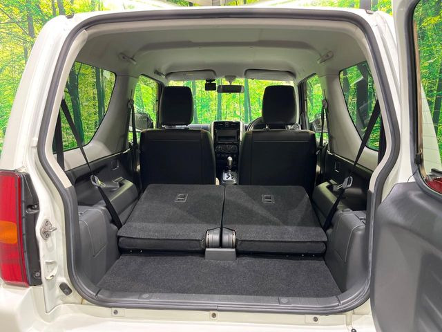 ���i�̂���������ʋ΁A���}���ɏ\���ȉ׎��X�y�[�X���m�ۂ��Ă���܂��B�Z�J���h�V�[�g��|���ƁA�傫�ȉו��̐ύڂ��\�ł���