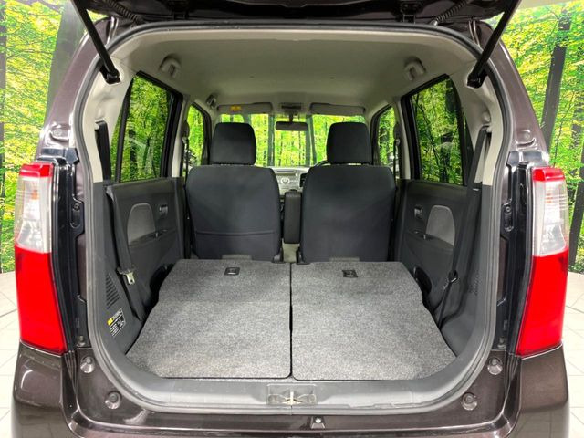 ���i�̂���������ʋ΁A���}���ɏ\���ȉ׎��X�y�[�X���m�ۂ��Ă���܂��B�Z�J���h�V�[�g��|���ƁA�傫�ȉו��̐ύڂ��\�ł���