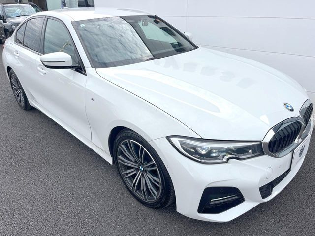 ●無料付帯の保証の他、安心の最長3年・走行無制限保証(有償)をご用意。輸入車を安心してお楽しみいただける様、保証内容も充実はもちろん、無料点検&オイル交換やロードサービスも付帯しております。