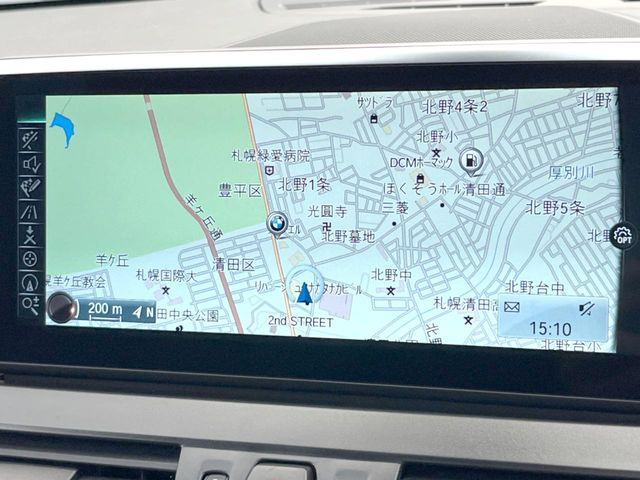 ●純正ナビ:一体感のあるナビは、高級感ある車内を演出してくれます。Bluetooth再生などオーディオ機能も充実しておりますので、運転もより楽しめます♪