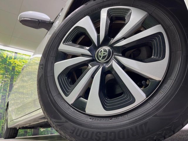 【純正15インチアルミホイール】外観にマッチした純正アルミホイールを装着しております。各種社外アルミホイールや、スタッドレスタイヤも取扱いしております。是非ご相談ください♪