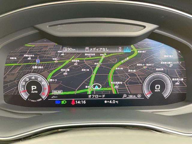 ●バーチャルコックピット:全体が液晶パネルとなっている先進的なメーターパネル。通常のスピードメーターとしての機能はもちろん、ナビ・オーディオ機能の確認・操作もでき、運転に集中しやすくなっております。