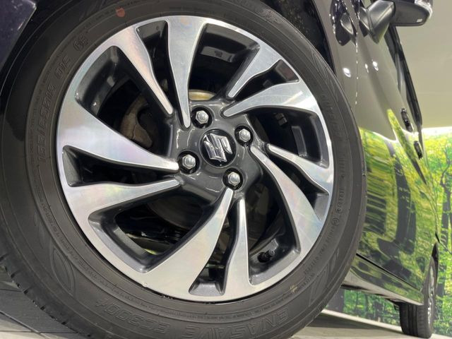 【純正15インチアルミホイール】外観にマッチした純正アルミホイールを装着しております。各種社外アルミホイールや、スタッドレスタイヤも取扱いしております。是非ご相談ください♪