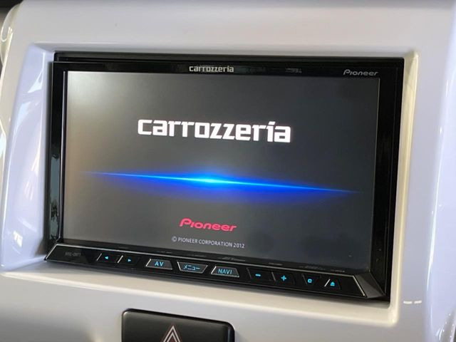 【ナビゲーション】使いやすいナビで目的地までしっかり案内してくれます。各種オーディオ再生機能も充実しており、お車の運転がさらに楽しくなります!!