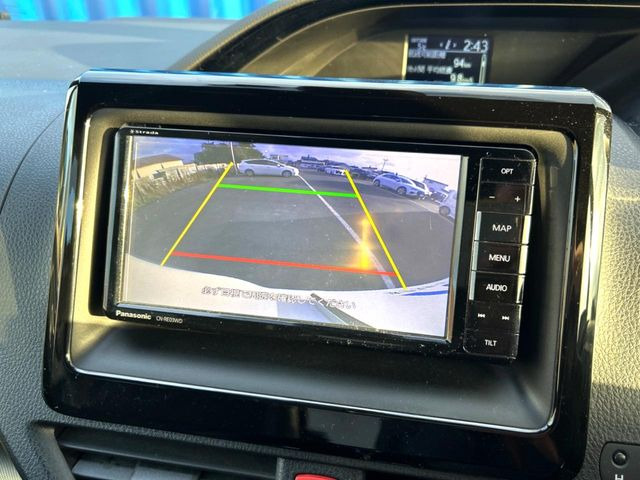 【バックカメラ】駐車時に後方がリアルタイム映像で確認できます。大型商業施設や立体駐車場での駐車時や、夜間のバック時に大活躍!運転スキルに関わらず、今や必須となった装備のひとつです!