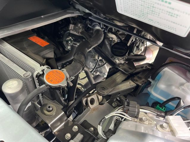 親切・丁寧な専門メカニックスタッフが応対!・車検・点検整備・事故等の修理などアフターサービスも安心。お車のカスタマイズもネクステージのサービススタッフまでご相談ください!