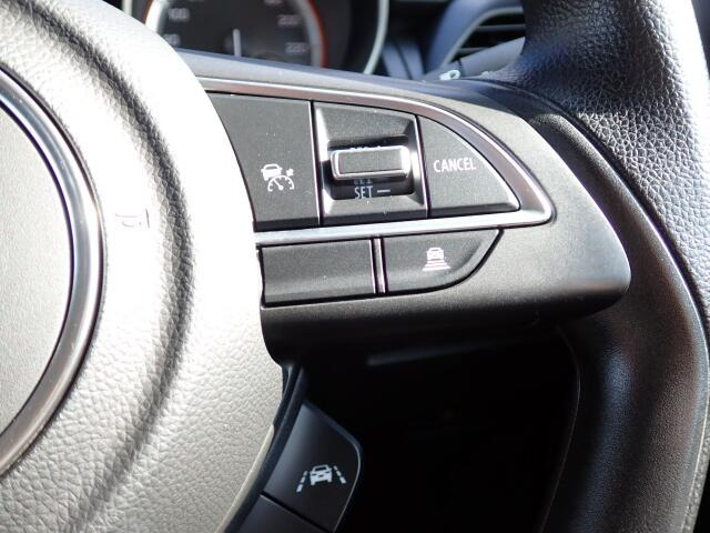 �y�N���[�Y�R���g���[���z�������H�ł̒��������s���y�Ɂ�A�N�Z���y�_���𓥂܂��Ɏԑ������ɕۂ��Ƃ��\�ł��B�O���̎ԗ������m���ĎԊԂ�ۂ悤�ɑ��x���߂��Ă���܂�!!