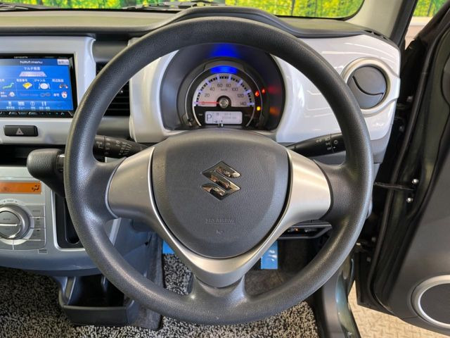 ステアリングも使用感が少なく、きれいな状態となっております♪