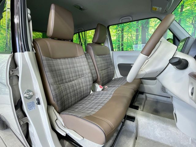 �y�n�[�t���U�[�V�[�g�z�������ƍ���S�n�𗼗������l�C�̃V�[�g���w�ʁE���ʂ̃t�@�u���b�N�f�ނ́A�ʋC���̗ǂ��⊊��ɂ����ɗD��Ă��܂��B�C���╞���ɍ��E���ꂸ���K�ɂ���肢�������܂��B