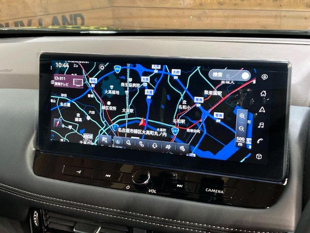 【純正ナビ】人気の純正ナビを装備しております。ナビの使いやすさはもちろん、オーディオ機能も充実!キャンプや旅行はもちろん、通勤や買い物など普段のドライブも楽しくなるはず♪