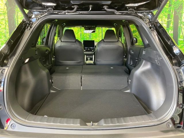 ���i�̂���������ʋ΁A���}���ɏ\���ȉ׎��X�y�[�X���m�ۂ��Ă���܂��B�Z�J���h�V�[�g��|���ƁA�傫�ȉו��̐ύڂ��\�ł���