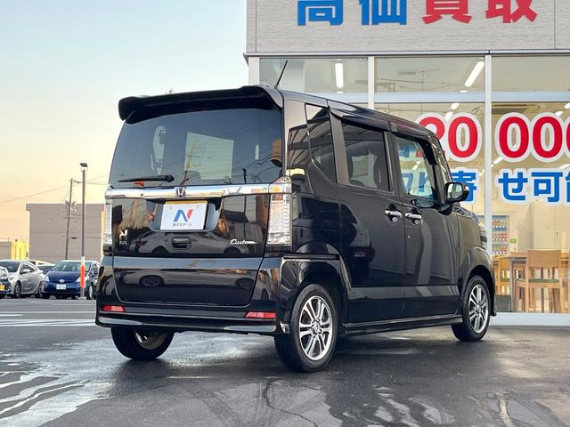 ☆全国のネクステージからお取り寄せが可能※!遠方の店舗に展示してあるクルマが気になる場合も、最寄りの店舗でご覧いただくことが可能です!是非私たちに要望をお聞かせください!※別途費用